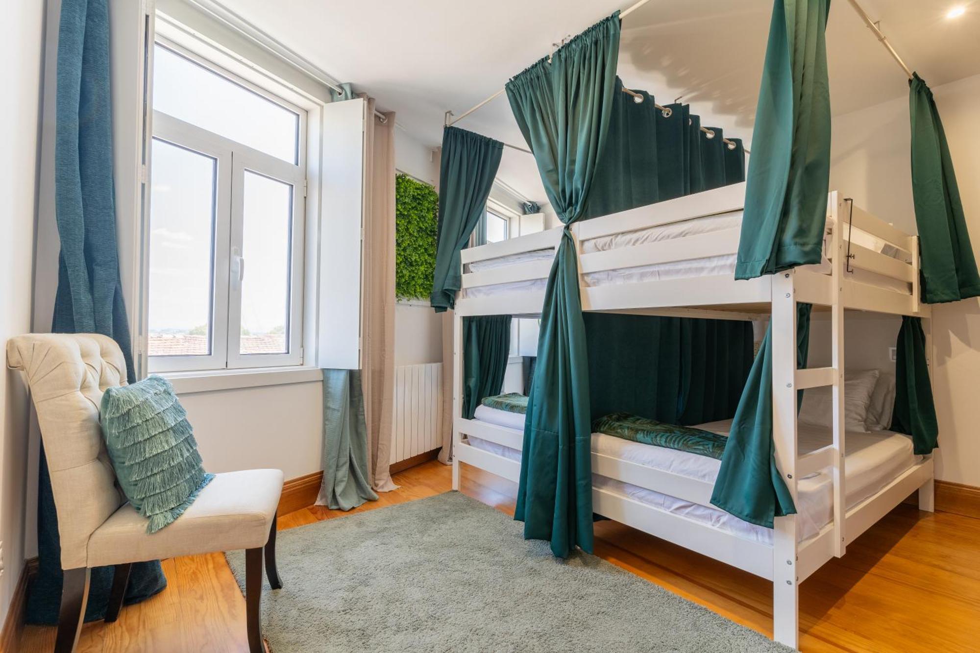 Cozy Nest Hostel Porto Ngoại thất bức ảnh