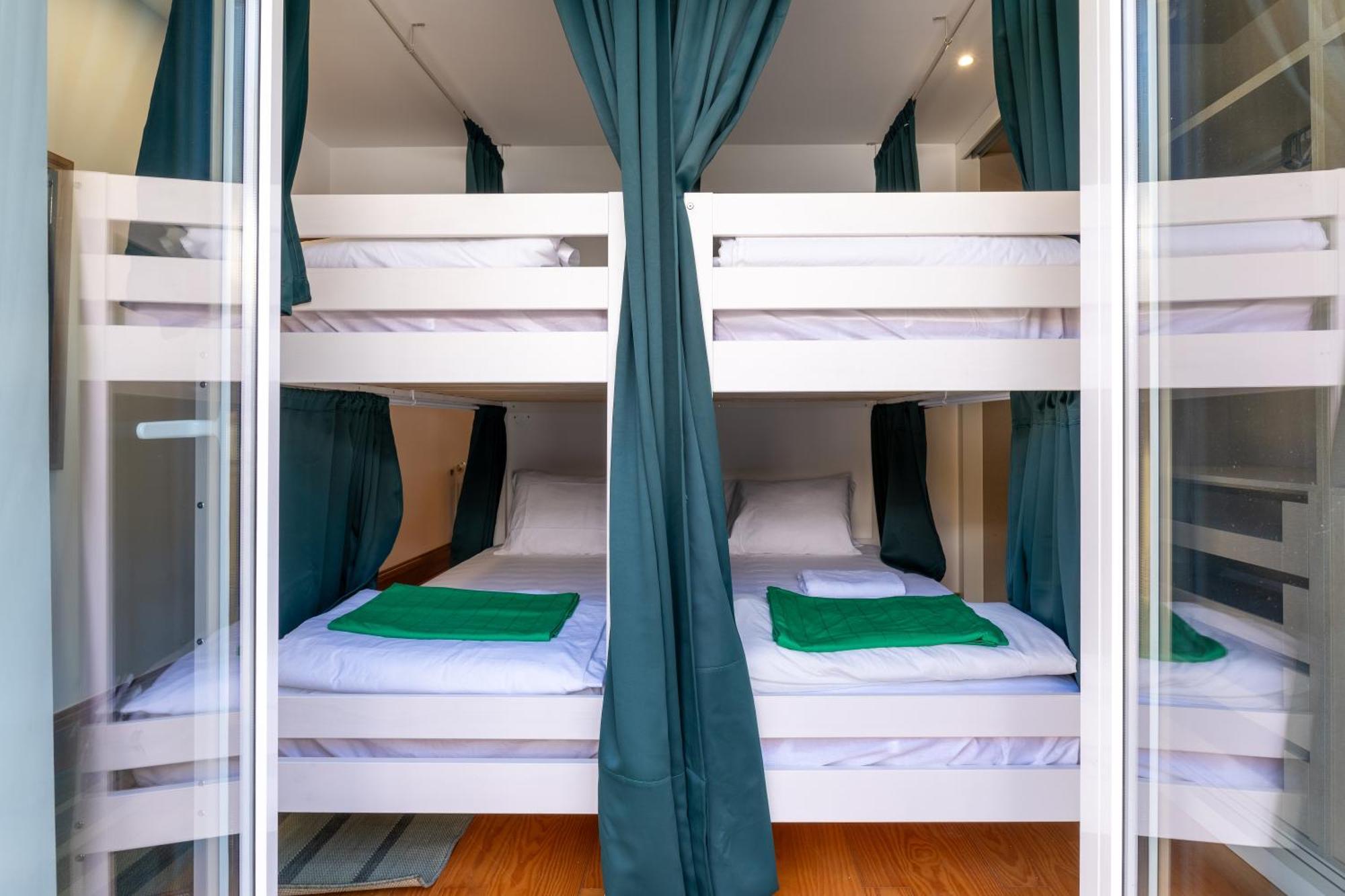 Cozy Nest Hostel Porto Ngoại thất bức ảnh