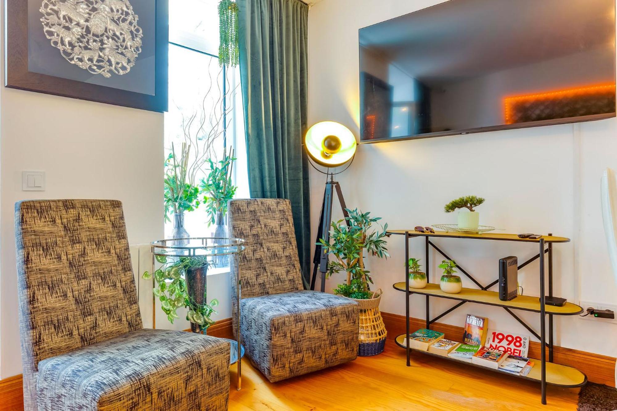 Cozy Nest Hostel Porto Ngoại thất bức ảnh