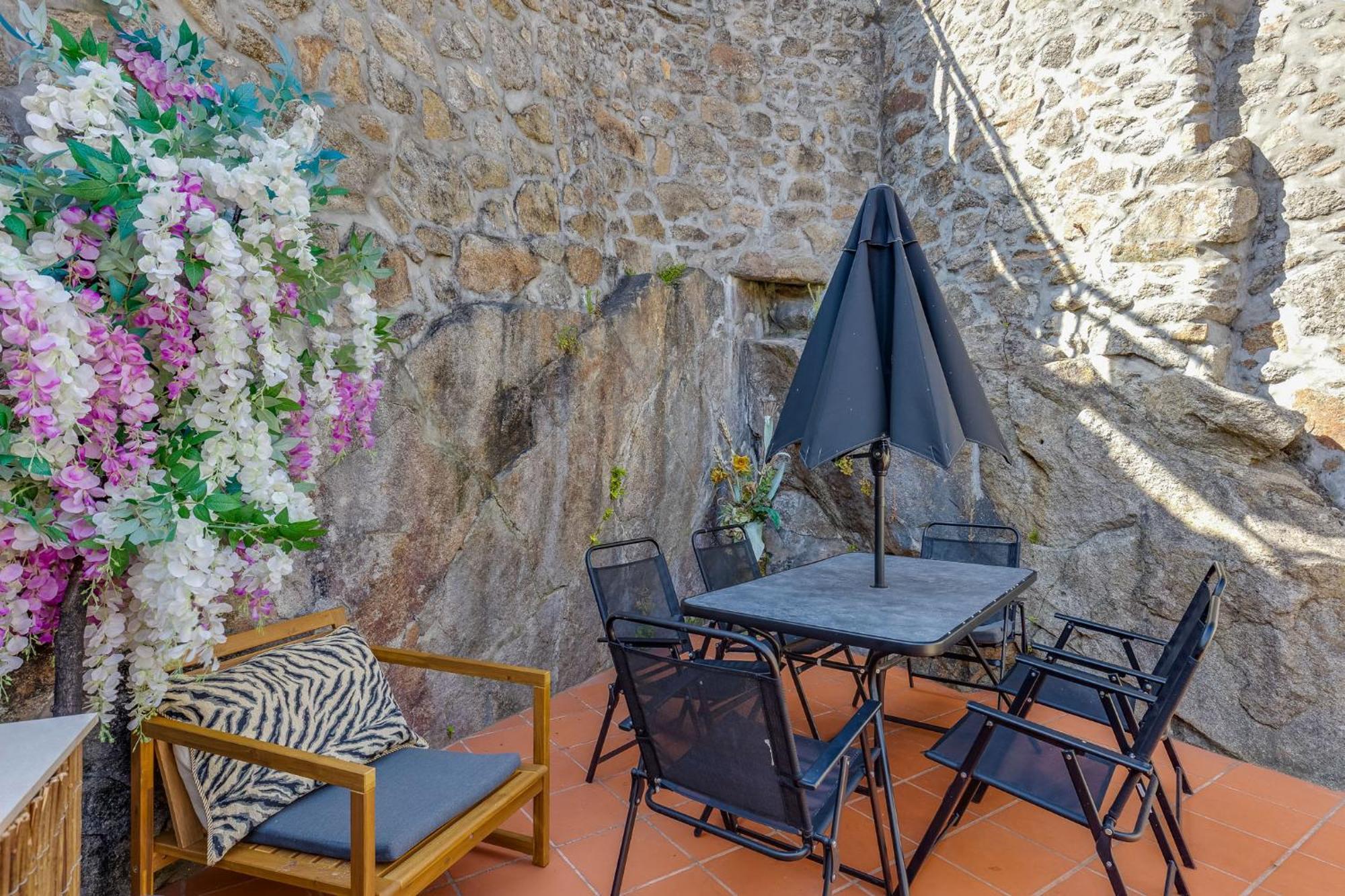 Cozy Nest Hostel Porto Ngoại thất bức ảnh