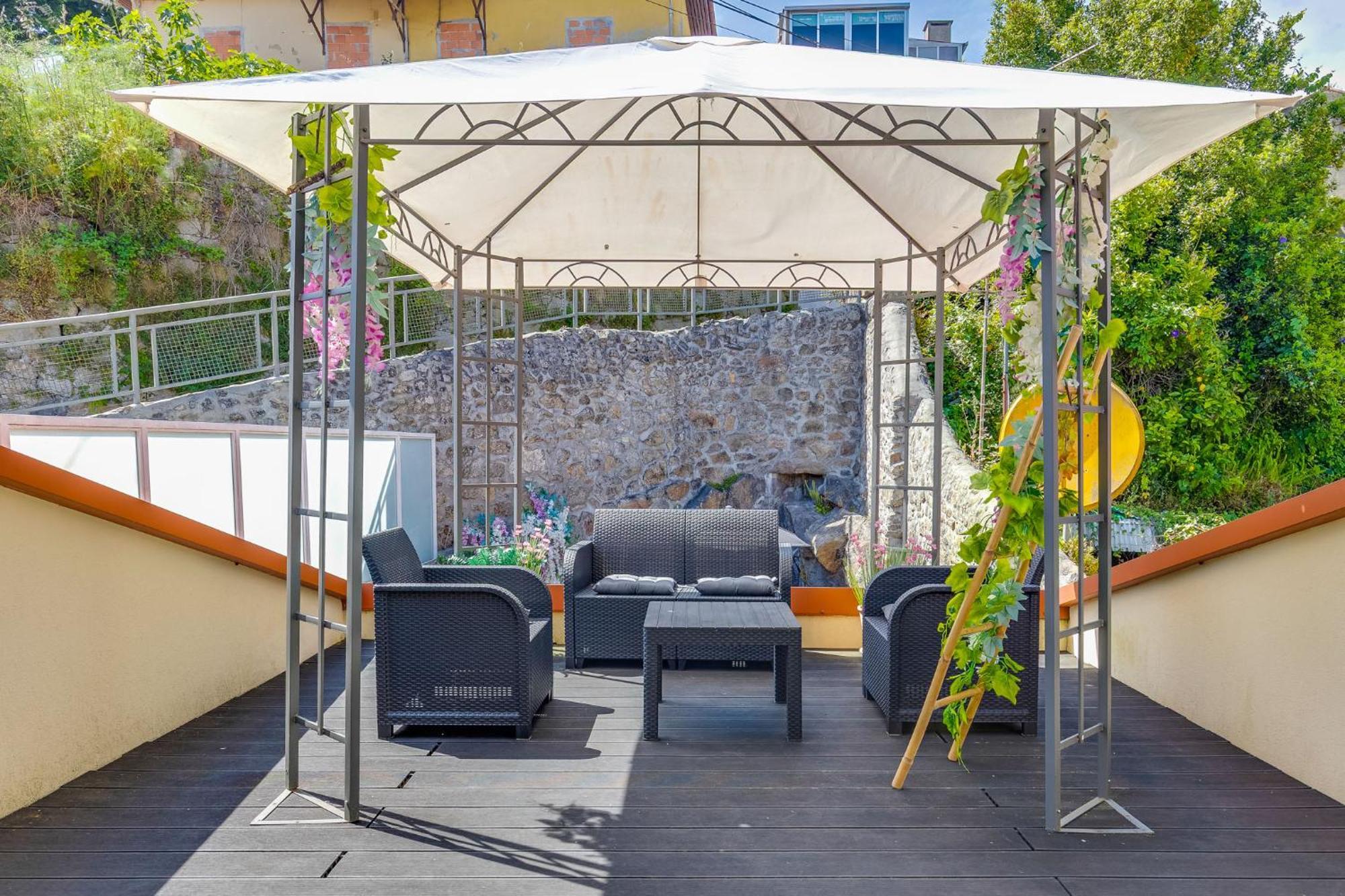 Cozy Nest Hostel Porto Ngoại thất bức ảnh