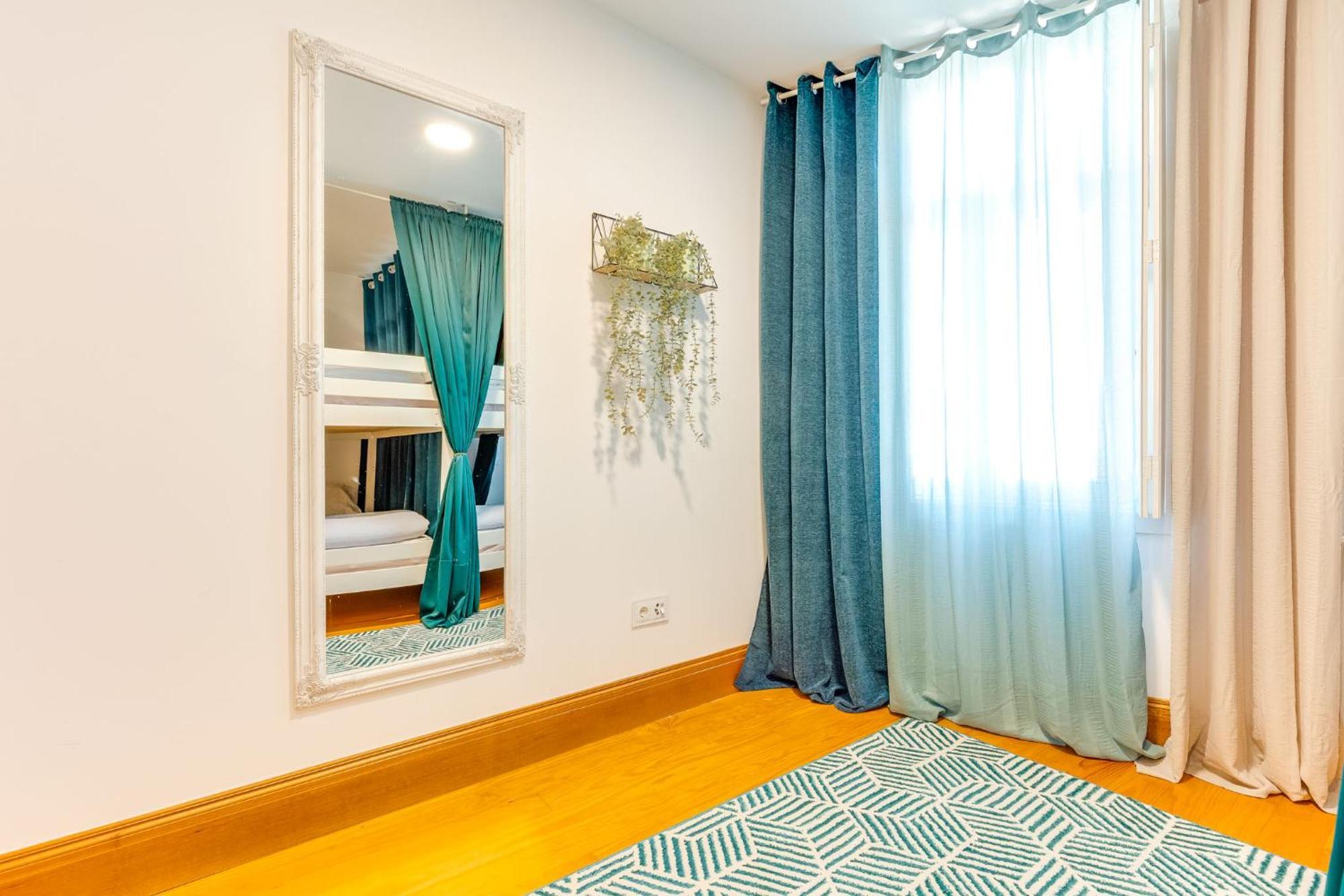 Cozy Nest Hostel Porto Ngoại thất bức ảnh