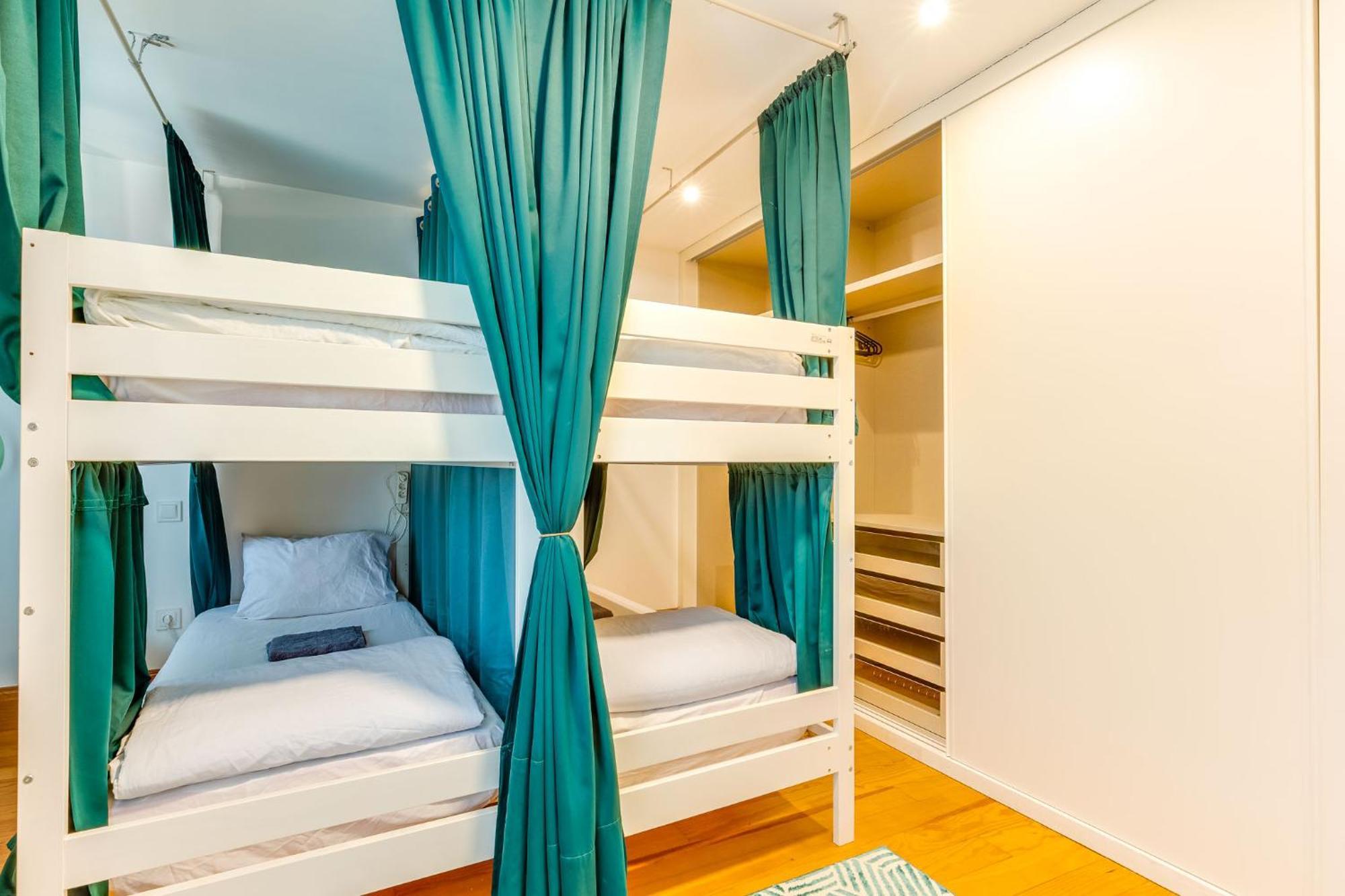 Cozy Nest Hostel Porto Ngoại thất bức ảnh